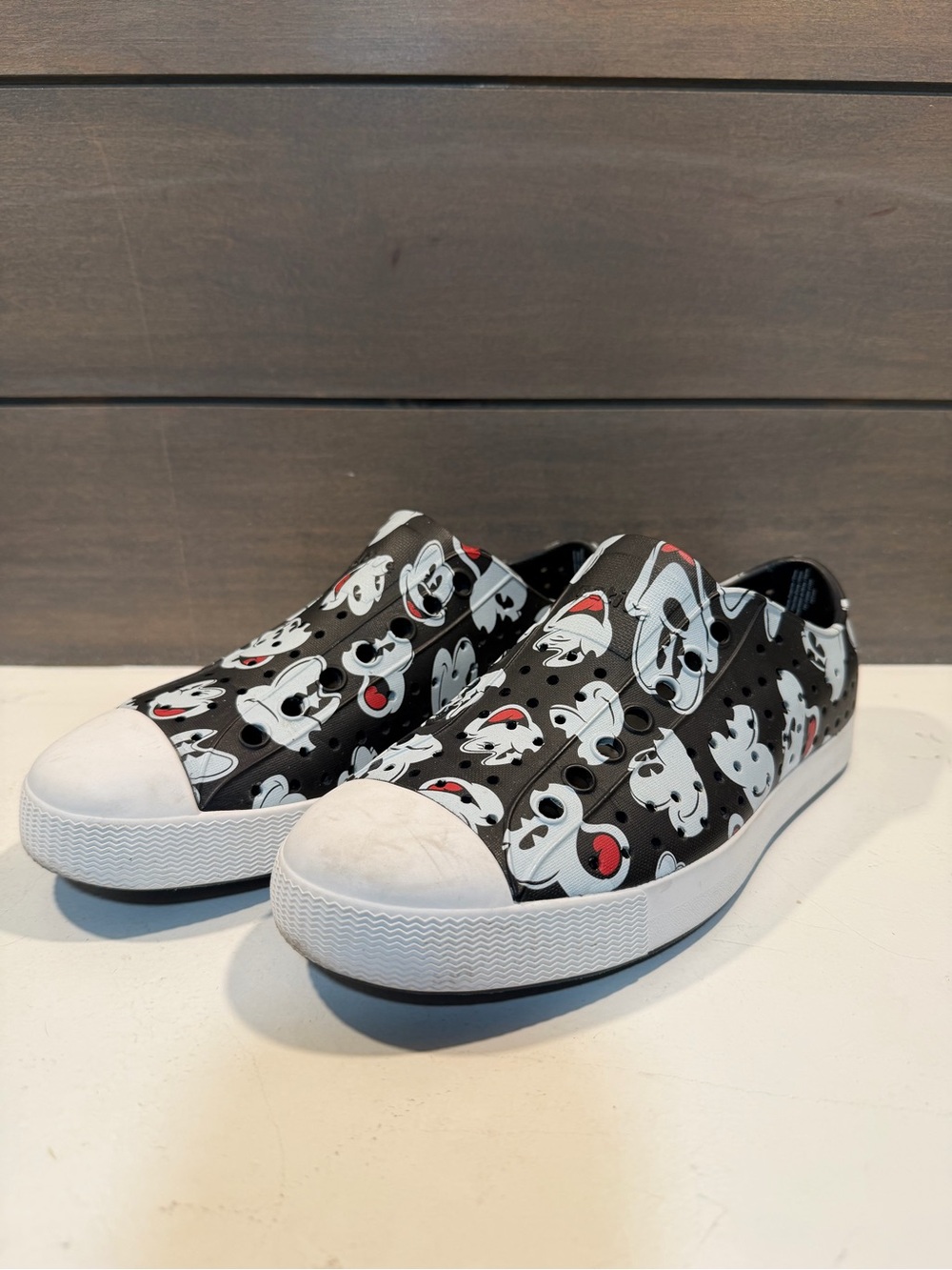 Native x Disney Jefferson Mickey Mouse All-Over Print Slip-On Shoes Sz M5 W7